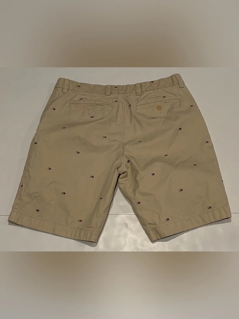Tommy Hilfiger Classic Fit Mini Flag Print Preppy Chino Shorts Khaki Men's 32
